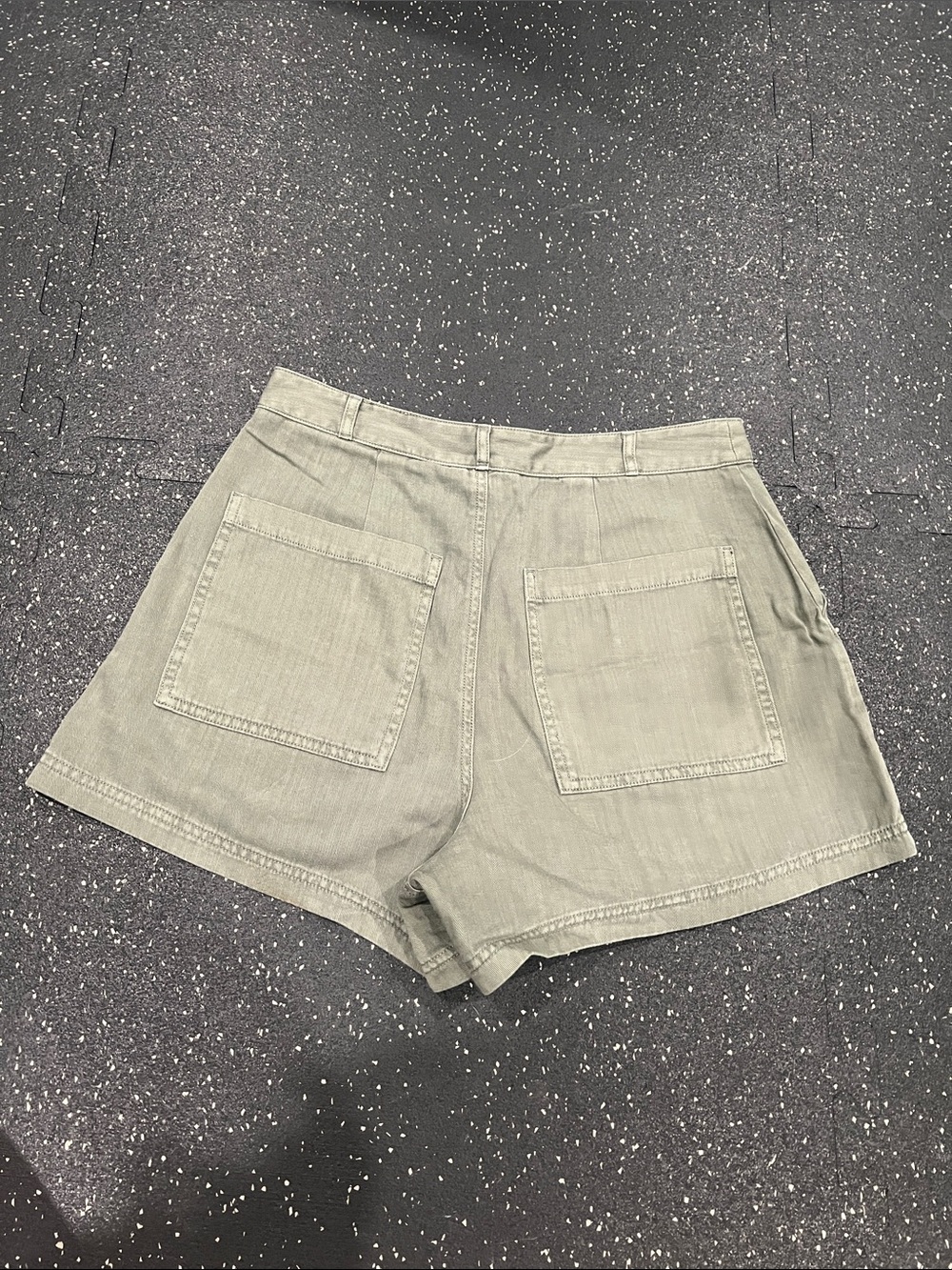 Casual High-Rise Utility Shorts in Olive Green - Picture 5 of 6